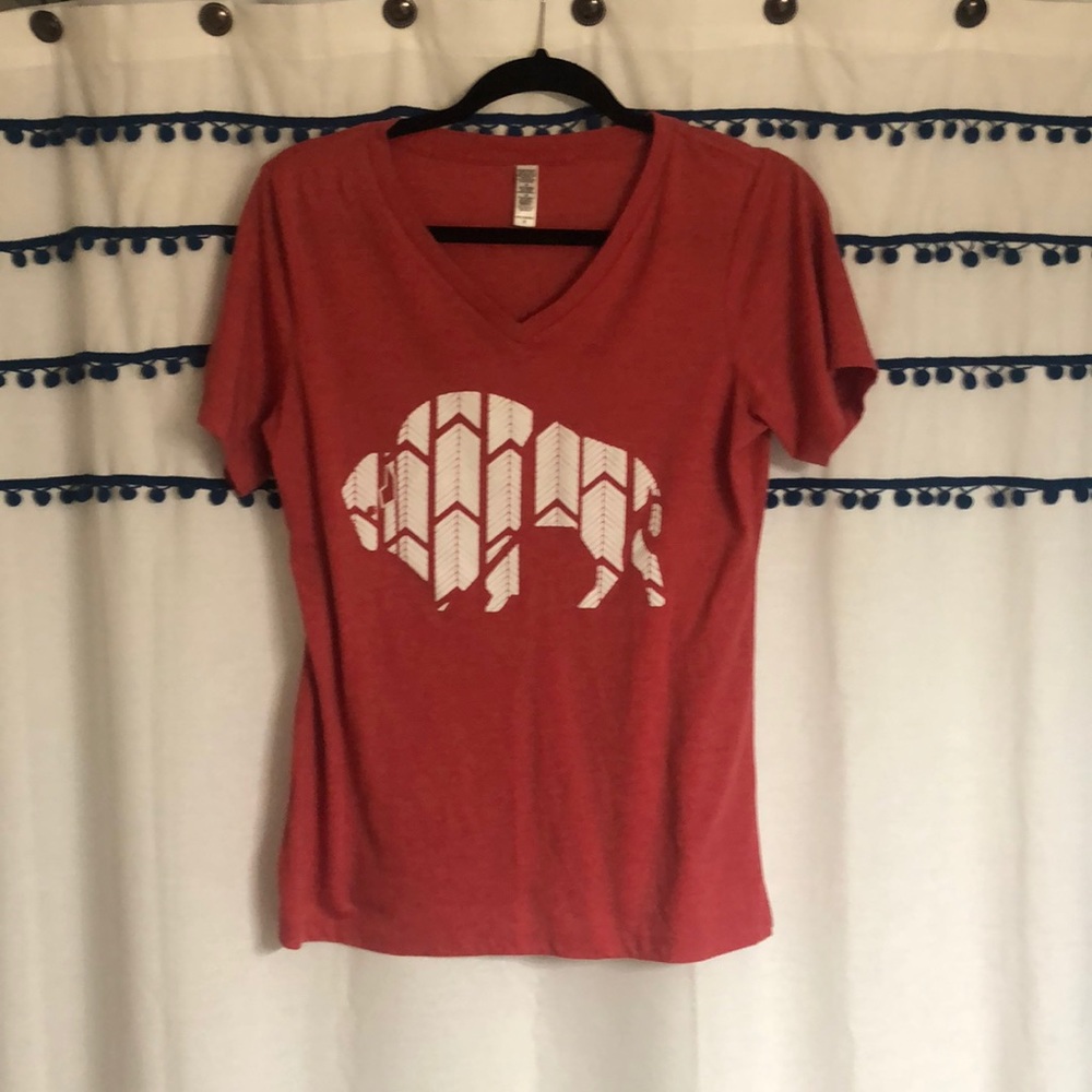 V neck Chevron buffalo tee